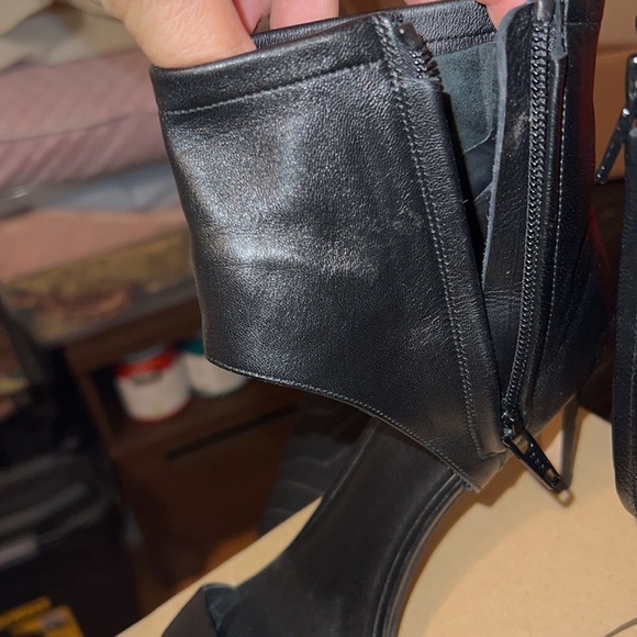 Vince leather heel with ankle zipper Made in Italy size 7 - Picture 6 of 8